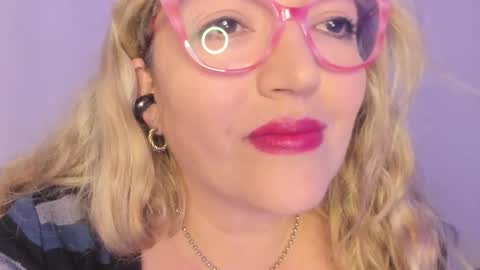 Snapshot of naty__mature_ chatting on November 28, 2025, 5:15 pm Nataly online show from November 28, 2025, 5:15 pm