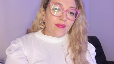 Snapshot of naty__mature_ chatting on December 17, 2025, 8:48 pm Nataly online show from December 17, 2025, 8:48 pm