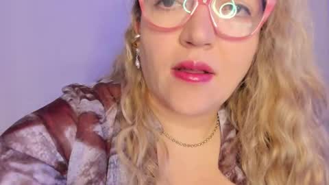 Snapshot of naty__mature_ chatting on December 22, 2025, 7:11 pm Nataly online show from December 22, 2025, 7:11 pm