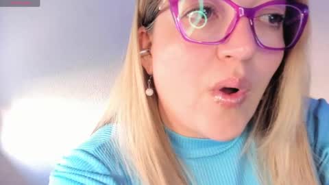 Snapshot of naty__mature_ chatting on May 4, 2026, 5:20 pm Nataly online show from May 4, 2026, 5:20 pm