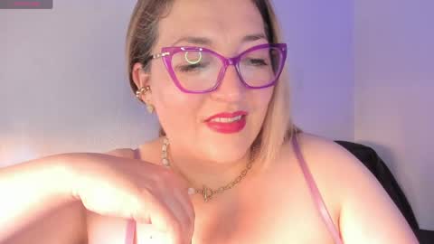 Snapshot of naty__mature_ chatting on May 29, 2026, 6:17 pm Nataly online show from May 29, 2026, 6:17 pm