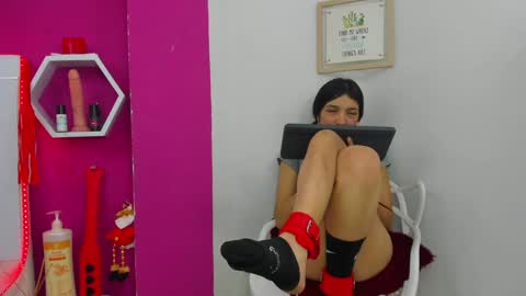 Snapshot of naty_dubois chatting on December 2, 2024, 5:15 am Naty online show from December 2, 2024, 5:15 am