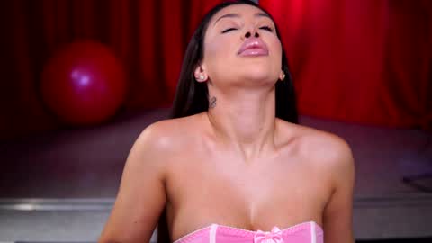 Snapshot of natydesiree chatting on January 23, 2025, 7:51 pm Naty online show from January 23, 2025, 7:51 pm