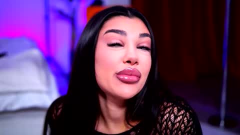 Naty online show from November 9, 2025, 10:24 am