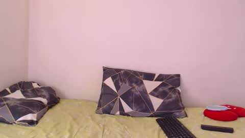 Snapshot of naudiz chatting on January 6, 2026, 7:28 pm Eimy online show from January 6, 2026, 7:28 pm