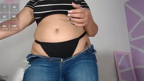 Leina  modelo independiente online show from January 15, 2025, 6:40 pm