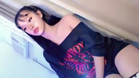 itsyourgirl kiara online show from March 12, 2026, 7:14 am