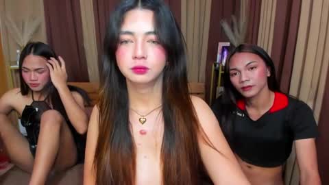 Snapshot of naughty_leigh chatting on April 15, 2026, 6:42 am LEIGH online show from April 15, 2026, 6:42 am
