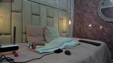 Snapshot of naughty_mely_ chatting on February 22, 2026, 8:07 pm Melany online show from February 22, 2026, 8:07 pm