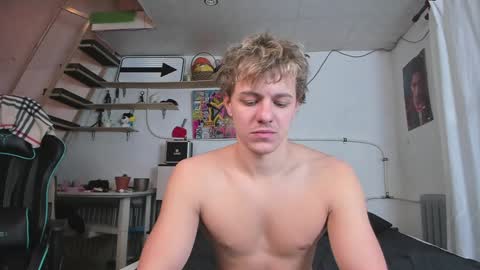 Nik online show from January 12, 2025, 12:23 pm