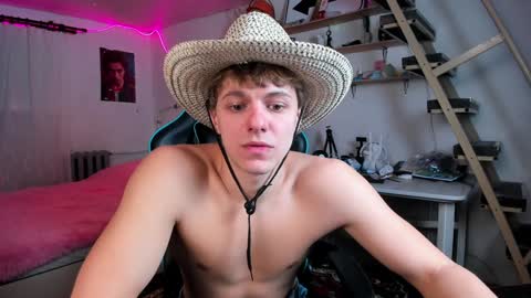 Nik online show from February 4, 2025, 10:34 pm