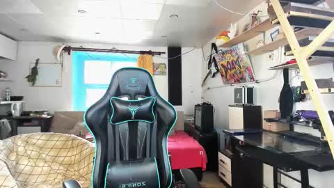 Nik online show from September 24, 2025, 10:07 am