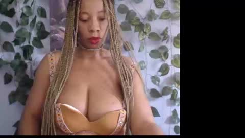 Snapshot of naughty_xxbunny chatting on January 28, 2025, 9:51 am beauty online show from January 28, 2025, 9:51 am