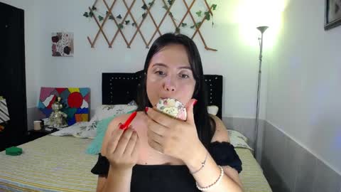 Valeria  online show from April 9, 2026, 8:36 pm