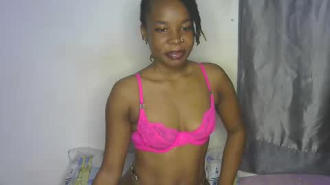 Snapshot of naughtyie chatting on December 19, 2025, 3:24 am naughtyie online show from December 19, 2025, 3:24 am