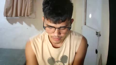 Snapshot of naughtyjosh_ chatting on November 5, 2025, 7:52 am Josh online show from November 5, 2025, 7:52 am