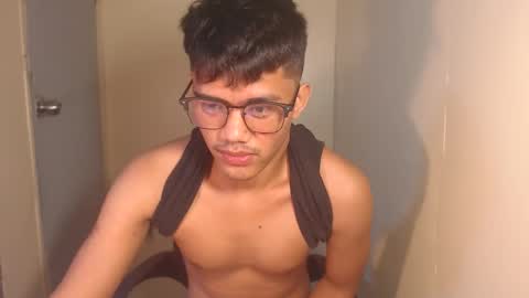 Snapshot of naughtyjosh_ chatting on November 13, 2025, 8:30 pm Josh online show from November 13, 2025, 8:30 pm