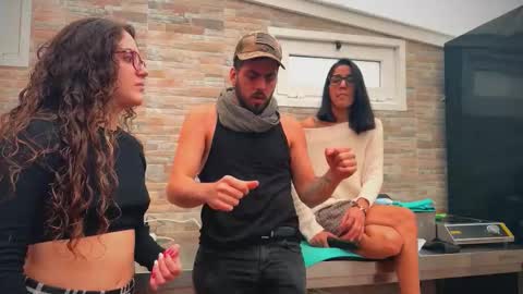 ANDREA STEPH  MIKE online show from December 16, 2025, 10:31 am