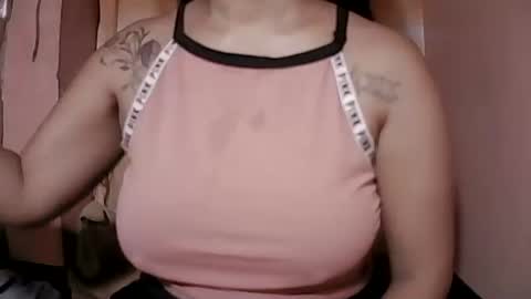 Snapshot of naughtymom_33 chatting on September 9, 2025, 7:24 pm naughtymom_33 online show from September 9, 2025, 7:24 pm