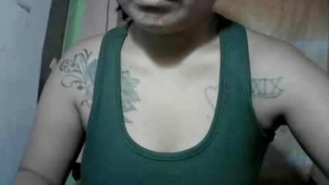 naughtymom_33 online show from November 4, 2025, 8:08 pm