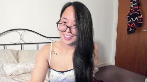 Gigi Chu  online show from January 12, 2025, 4:29 pm