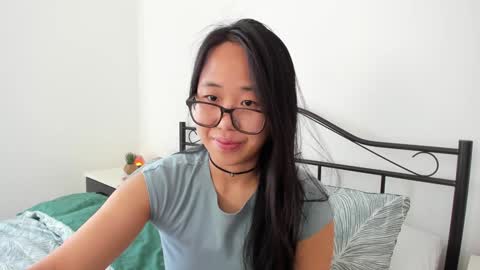 Gigi Chu  online show from February 3, 2025, 12:36 pm