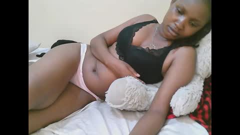 naughtyqueen online show from November 30, 2025, 4:16 am