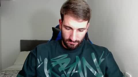 Snapshot of naugthy18boy chatting on January 17, 2025, 8:33 pm Nico online show from January 17, 2025, 8:33 pm