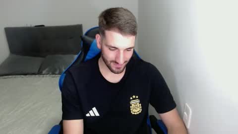 Snapshot of naugthy18boy chatting on February 5, 2025, 7:53 pm Nico online show from February 5, 2025, 7:53 pm