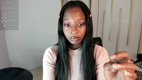 Snapshot of nayariskaya chatting on February 6, 2025, 6:13 pm Nayaris 3 online show from February 6, 2025, 6:13 pm