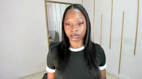 Snapshot of nayariskaya chatting on September 8, 2025, 2:38 pm Nayaris 3 online show from September 8, 2025, 2:38 pm