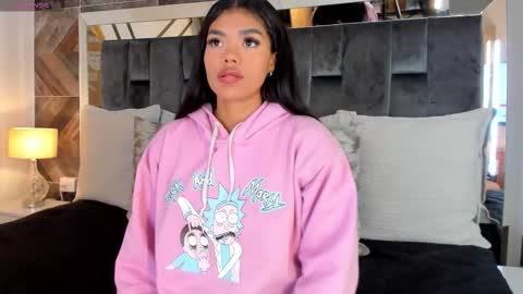    online show from October 17, 2025, 11:46 am