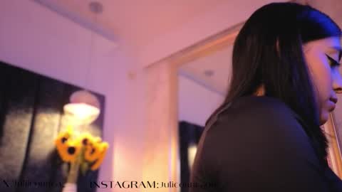 Juli  online show from October 24, 2025, 11:28 am