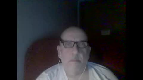 Snapshot of needlesslove chatting on January 25, 2025, 1:43 am Tom online show from January 25, 2025, 1:43 am