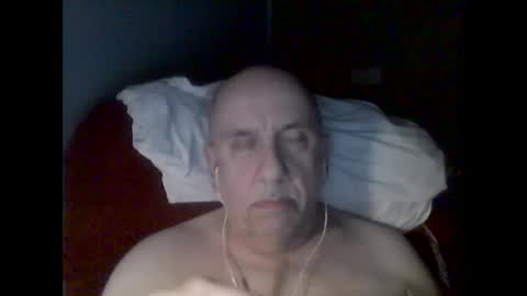 Snapshot of needlesslove chatting on October 3, 2025, 1:13 am Tom online show from October 3, 2025, 1:13 am