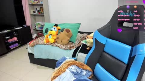 Geek Nicole    im Neeko UwU online show from October 19, 2025, 5:13 pm