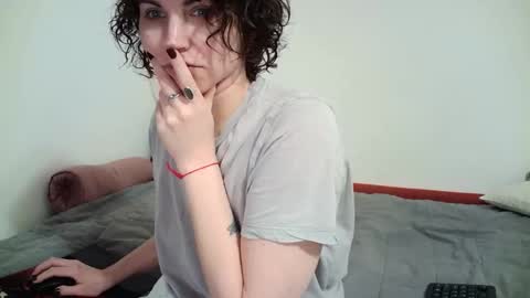 nefertiti_queen online show from April 19, 2026, 8:11 pm