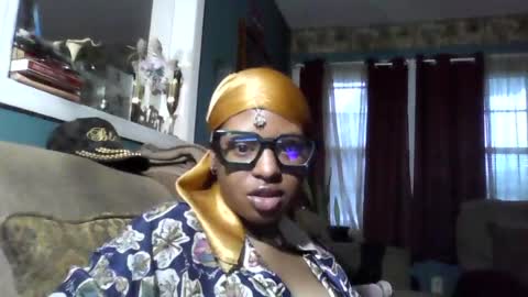 nefertitibank online show from July 14, 2026, 10:32 am