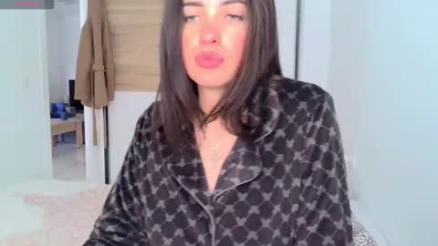 Neferutt online show from March 6, 2026, 2:57 pm