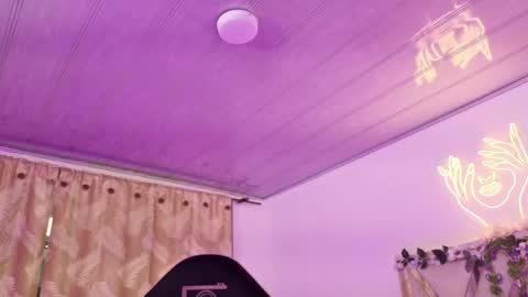 NEFTIS  online show from April 16, 2026, 9:39 pm