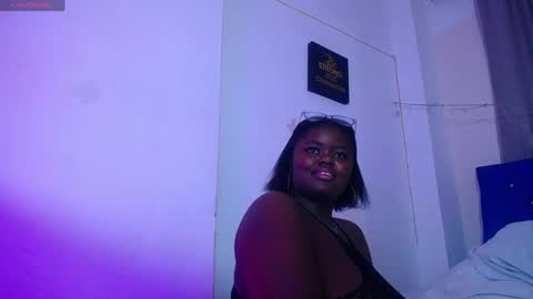 Snapshot of neighbor_ebony chatting on April 21, 2026, 1:42 am CHIKY online show from April 21, 2026, 1:42 am