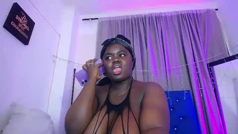 Snapshot of neighbor_ebony chatting on July 5, 2026, 4:19 am CHIKY online show from July 5, 2026, 4:19 am