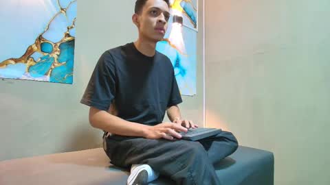 NEITHAN online show from October 20, 2025, 4:18 pm