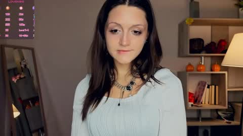 Vicky and Beatrice online show from April 10, 2026, 7:18 pm