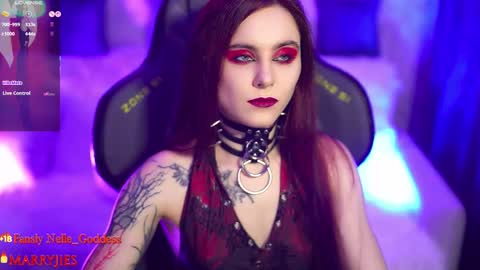 Snapshot of nelle_ chatting on September 16, 2025, 8:32 pm online show from September 16, 2025, 8:32 pm