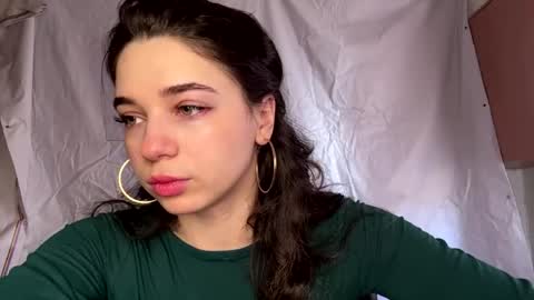 Angelihee online show from April 8, 2026, 10:15 am