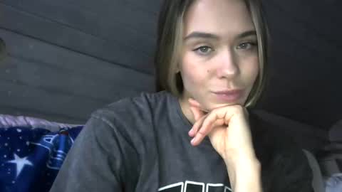 Snapshot of nelly_fortu chatting on November 5, 2025, 11:21 am nelly_fortu online show from November 5, 2025, 11:21 am