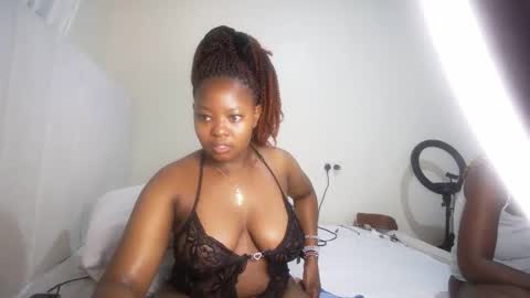 nellyeluxe online show from May 28, 2026, 1:36 am