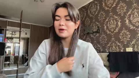 Snapshot of nellytarallo chatting on March 15, 2026, 8:31 am Ava online show from March 15, 2026, 8:31 am