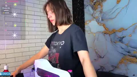 Salome Nena cupcake online show from December 23, 2025, 11:08 am